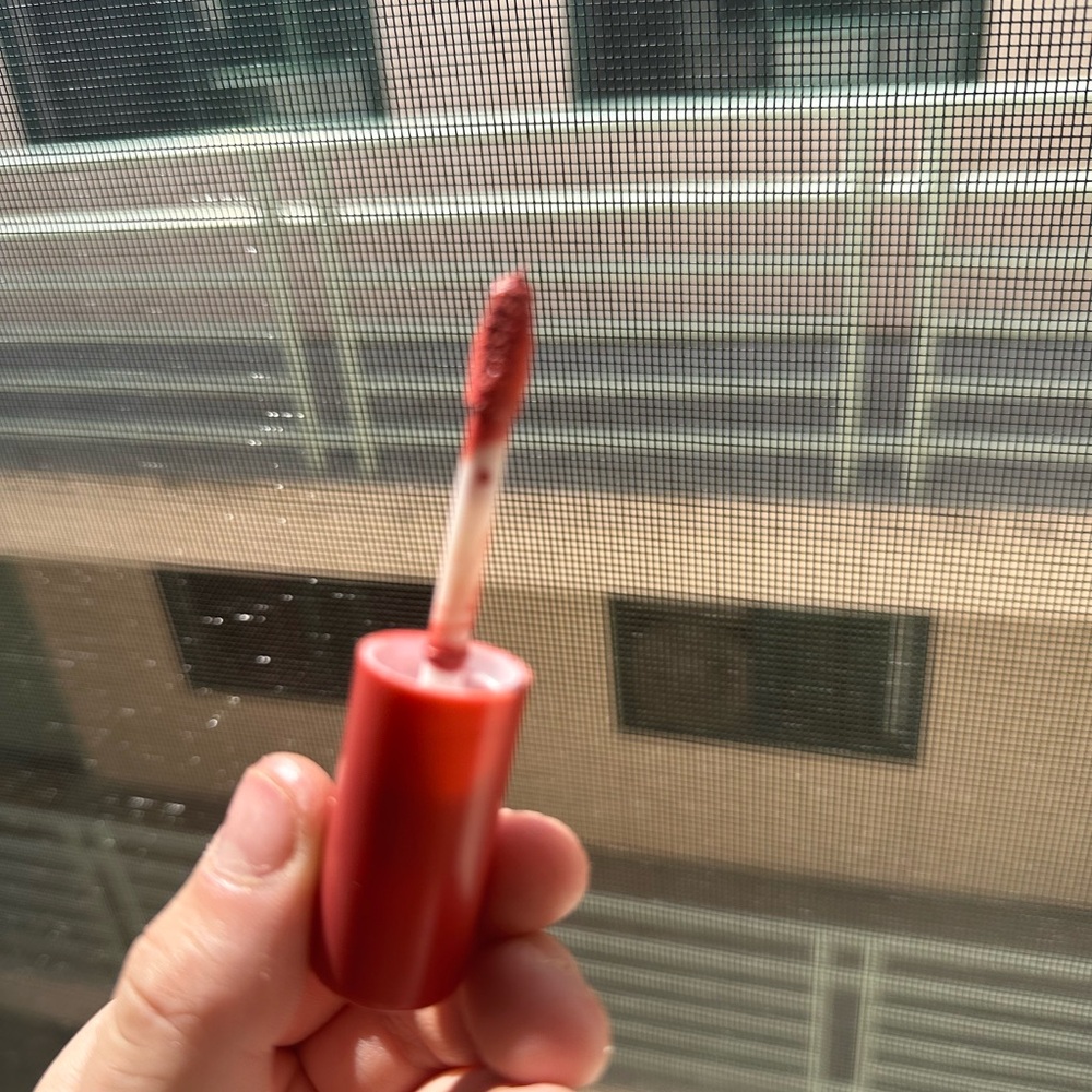 Red lip - Picture 6 of 7
